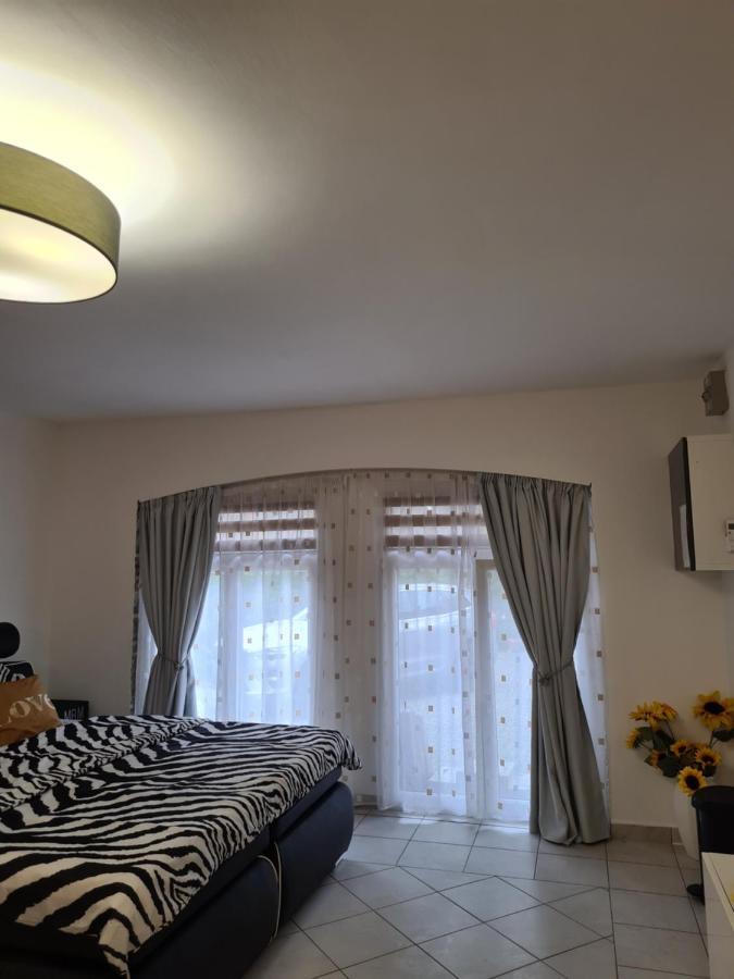 Varlak Apartmans ✷ ✷ ✷ Siofok Luaran gambar