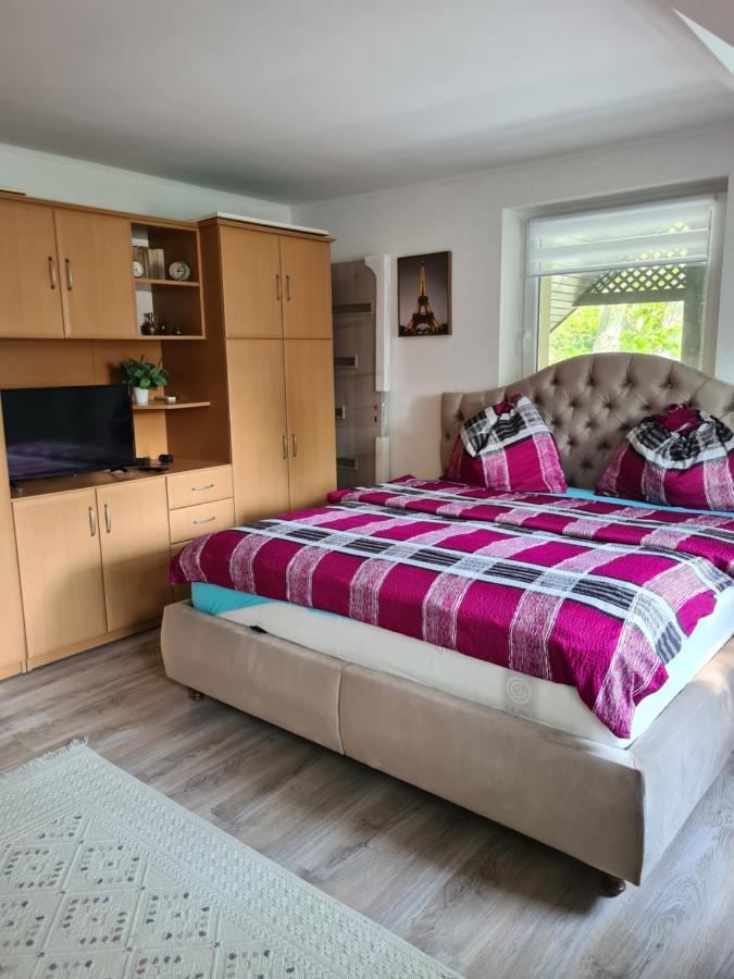 Varlak Apartmans ✷ ✷ ✷ Siofok Luaran gambar